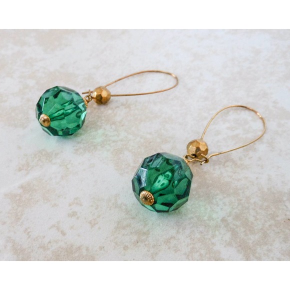 Vintage Green Glass Bead Earrings Gold Tone 3" Drop Dangle Statement Retro - Picture 3 of 8